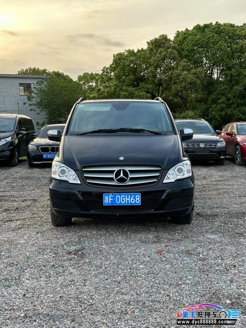 13年奔驰唯雅诺MPV抵押车出售