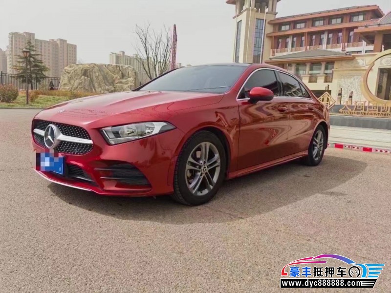 21年奔驰A轿车抵押车出售