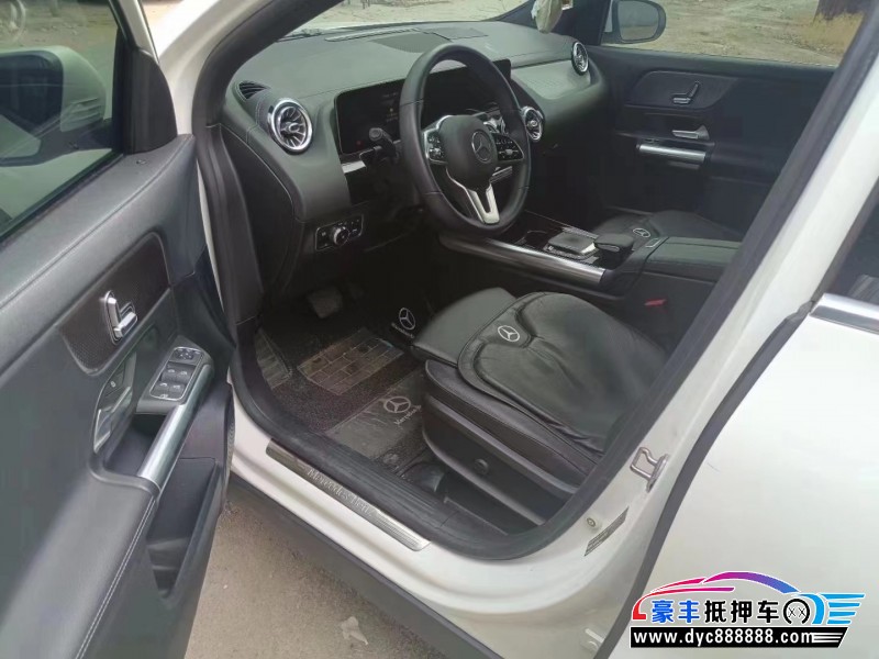 21年奔驰GLA轿车抵押车出售