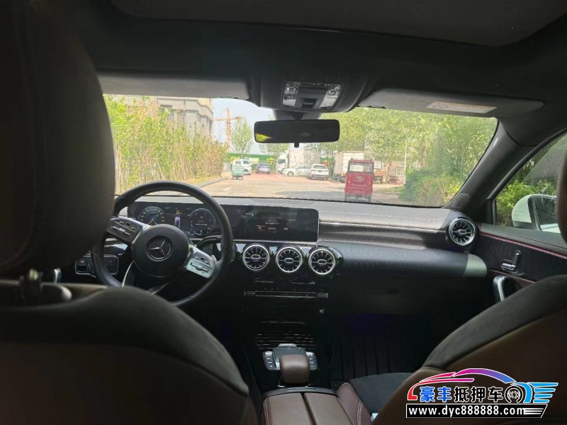 20年奔驰A轿车抵押车出售