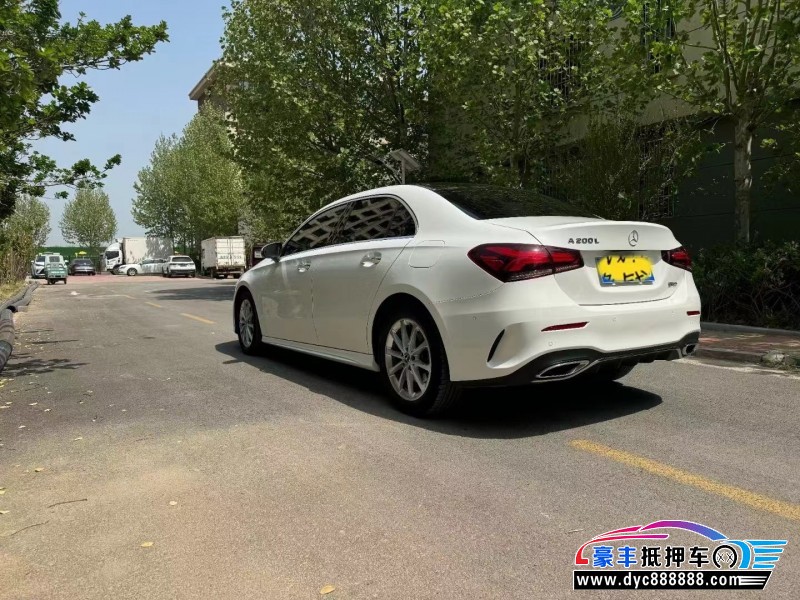 20年奔驰A轿车抵押车出售