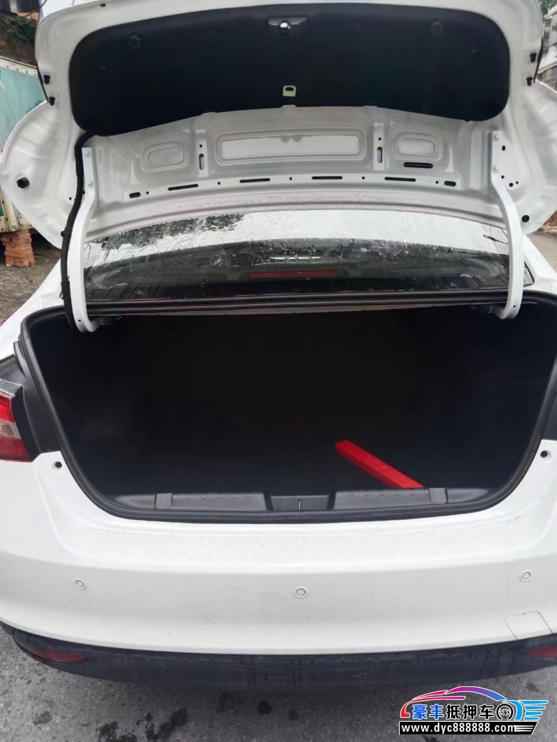 24年奇瑞艾瑞泽5轿车抵押车出售