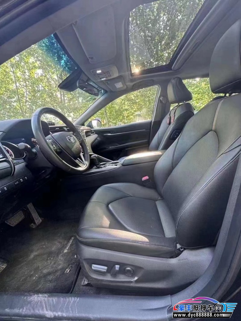 22年丰田凯美瑞轿车抵押车出售