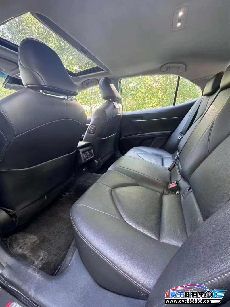 22年丰田凯美瑞轿车抵押车出售