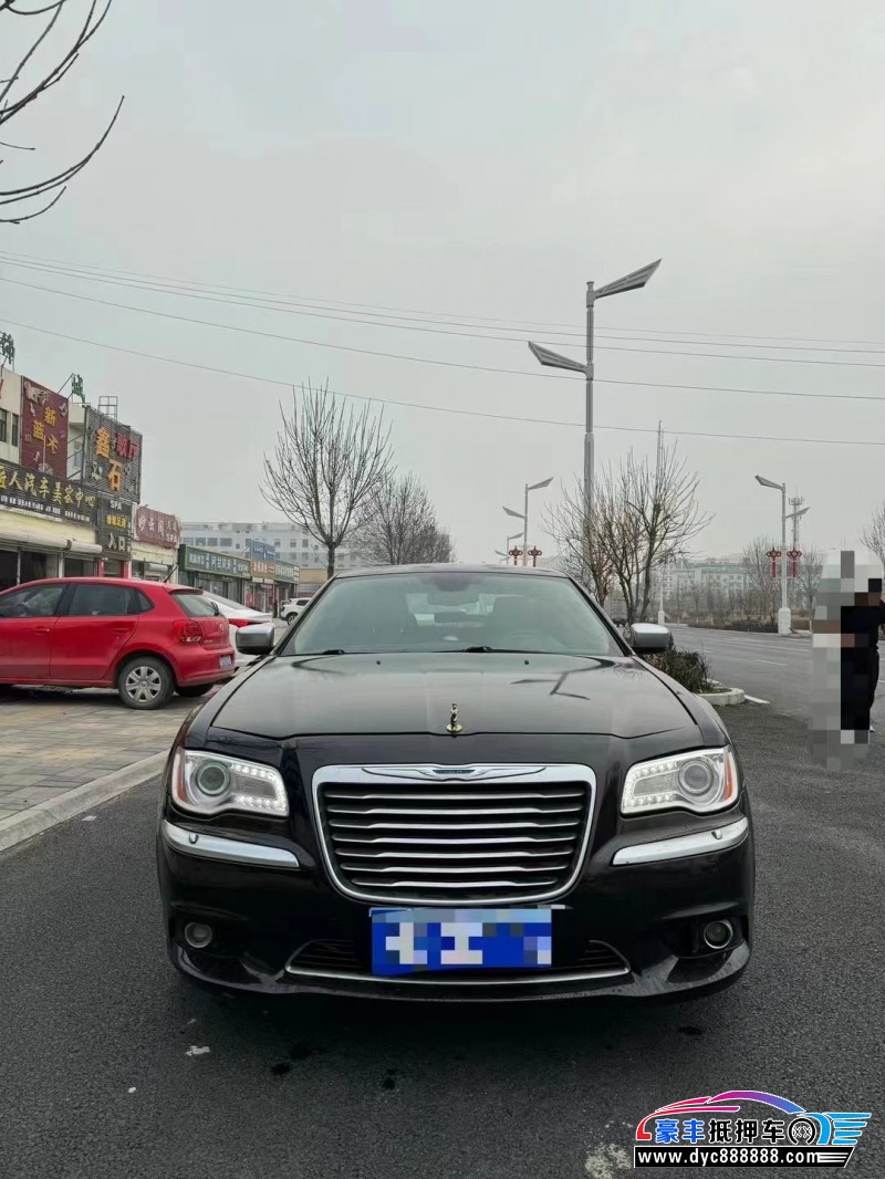 13年克莱斯勒300C轿车抵押车出售