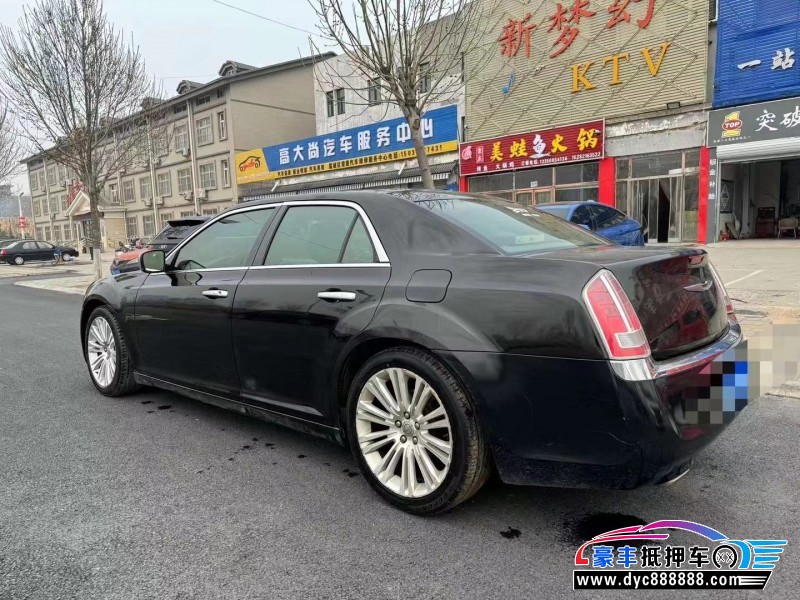 13年克莱斯勒300C轿车抵押车出售