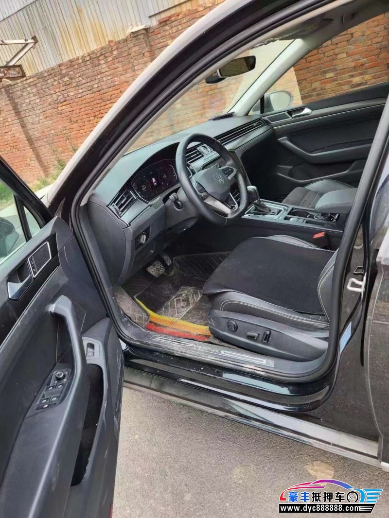 21年大众迈腾轿车抵押车出售