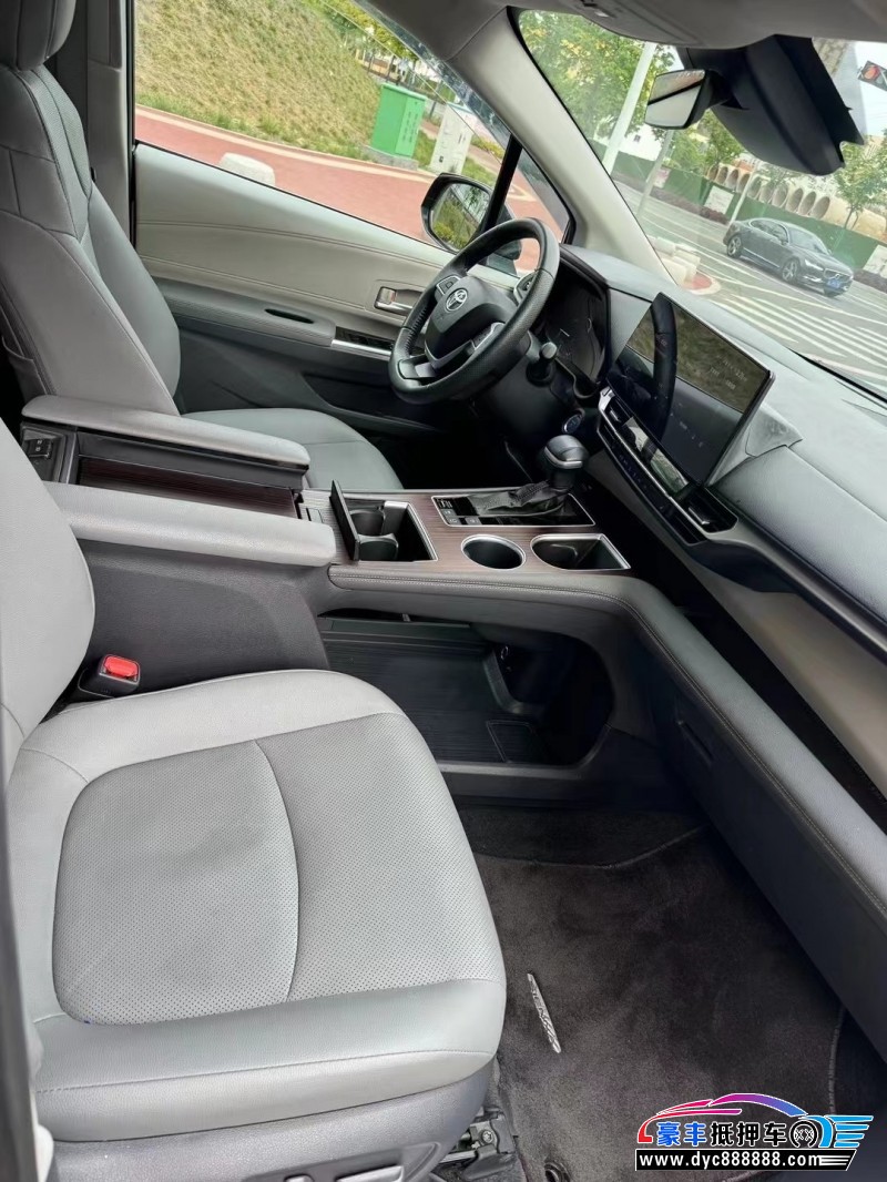 23年丰田格瑞维亚MPV抵押车出售