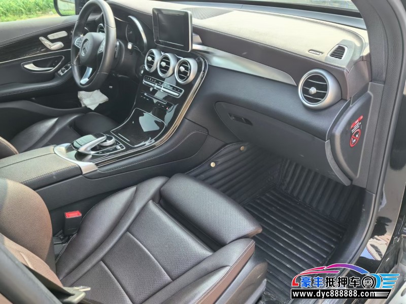 18年奔驰GLC轿车抵押车出售