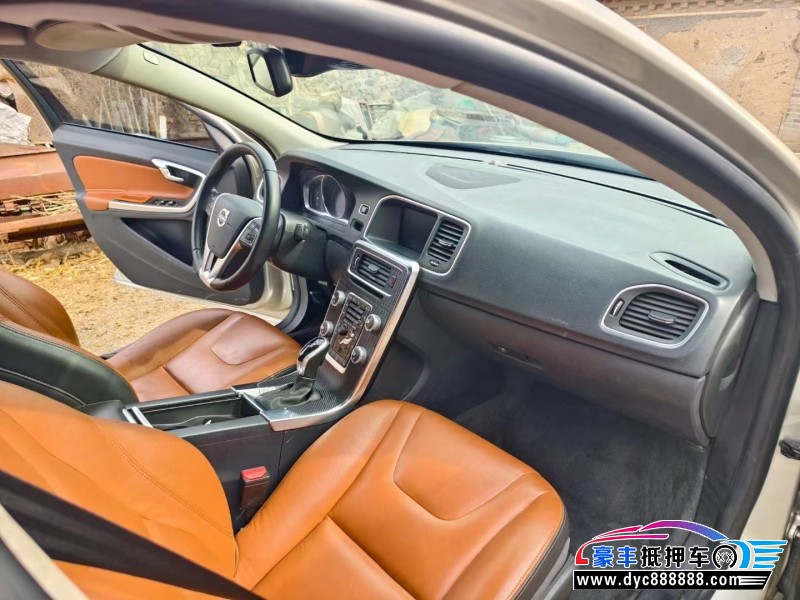 17年沃尔沃S60轿车抵押车出售