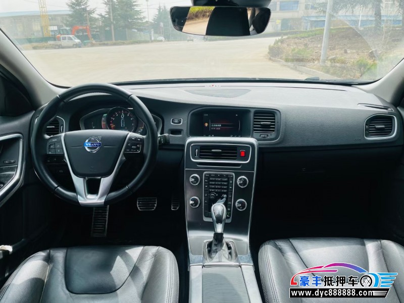 14年沃尔沃S60轿车抵押车出售