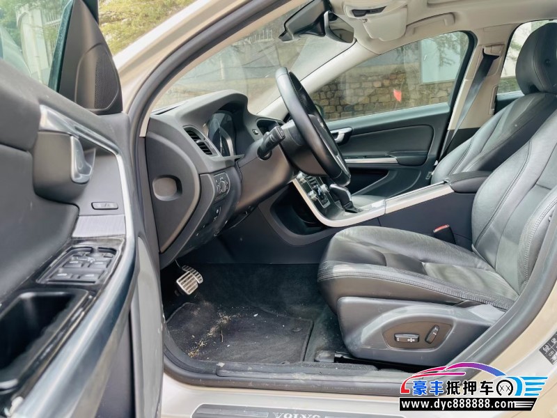 14年沃尔沃S60轿车抵押车出售