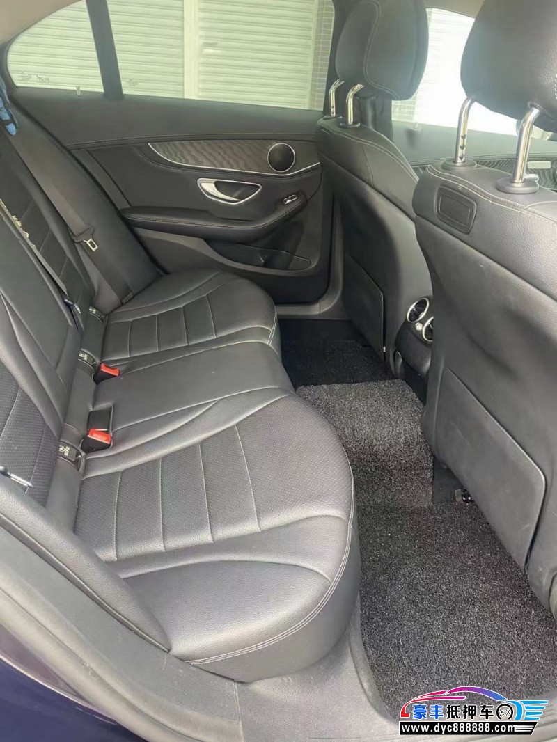 17年奔驰C轿车抵押车出售