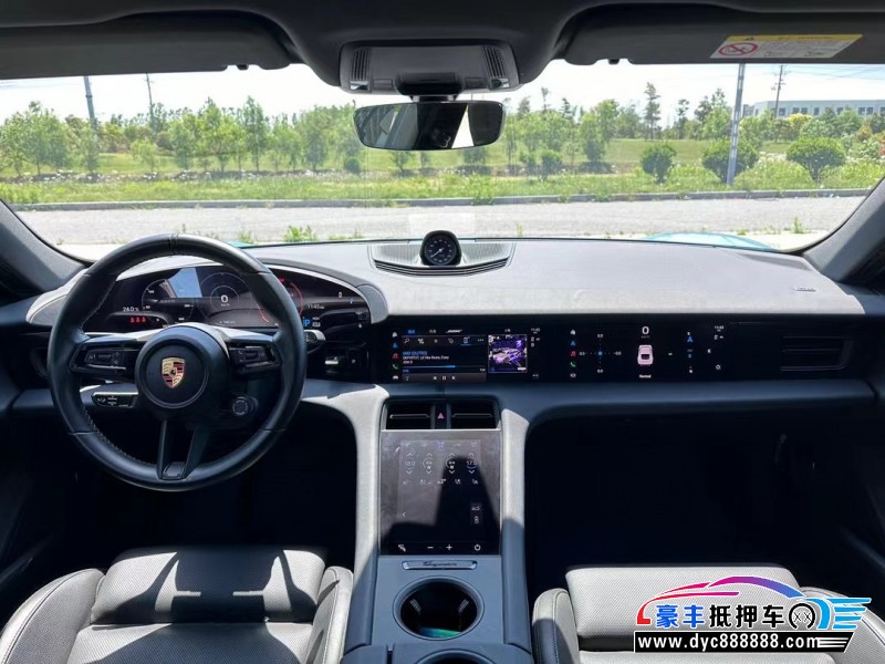 21年保时捷TaYcan轿车抵押车出售