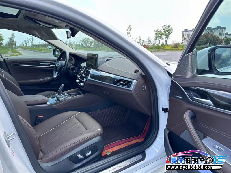 22年宝马5系轿车抵押车出售