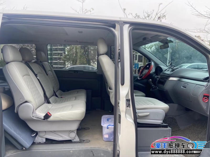 14年奔驰唯雅诺轿车抵押车出售