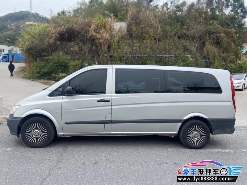 14年奔驰唯雅诺轿车抵押车出售