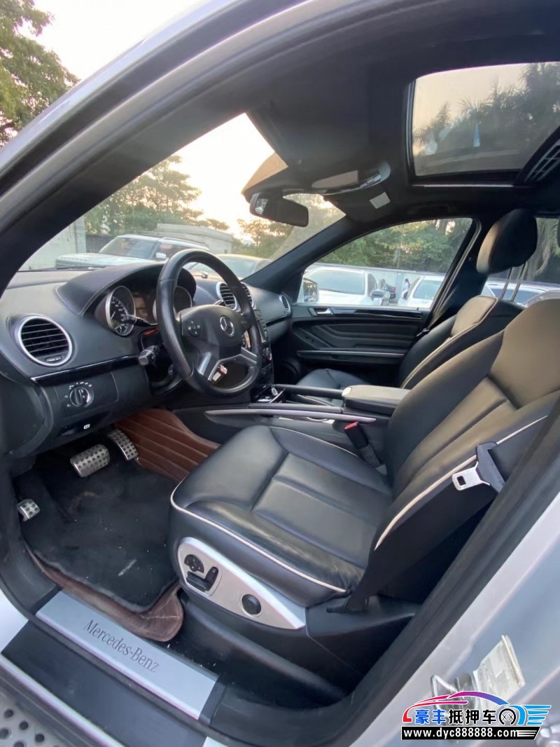 12年奔驰ML轿车抵押车出售