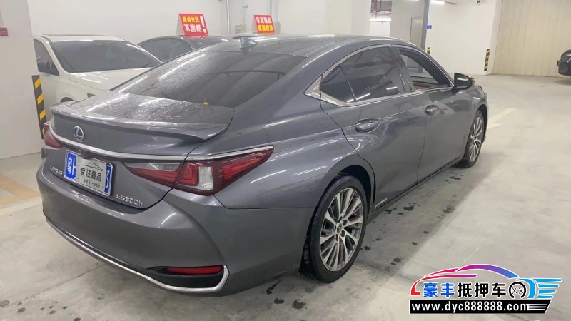 20年雷克萨斯ES轿车抵押车出售
