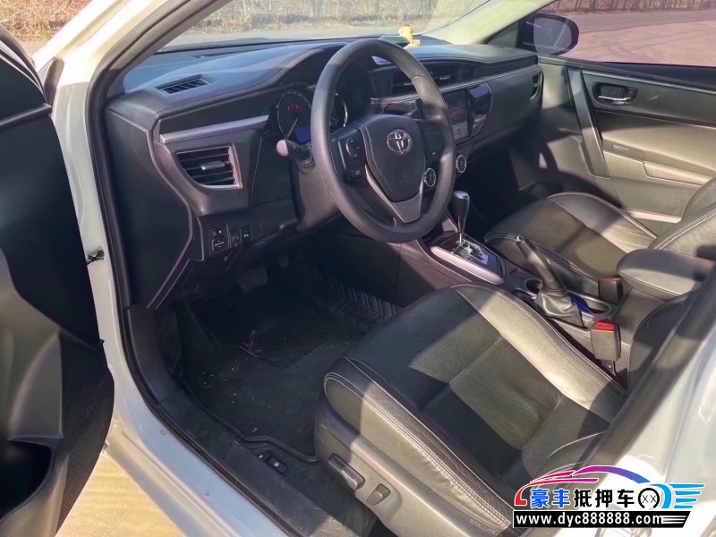 16年丰田雷凌轿车抵押车出售