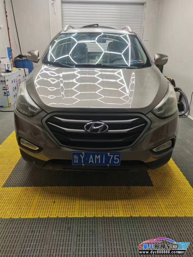 14年现代ix35轿车抵押车出售