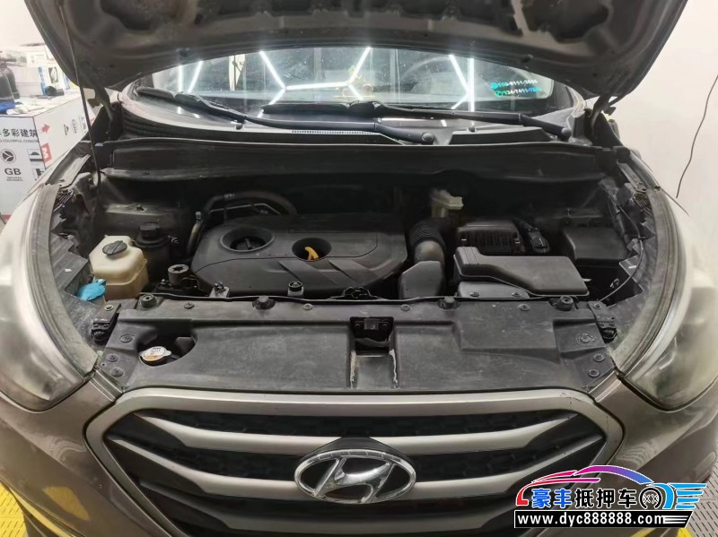 14年现代ix35轿车抵押车出售