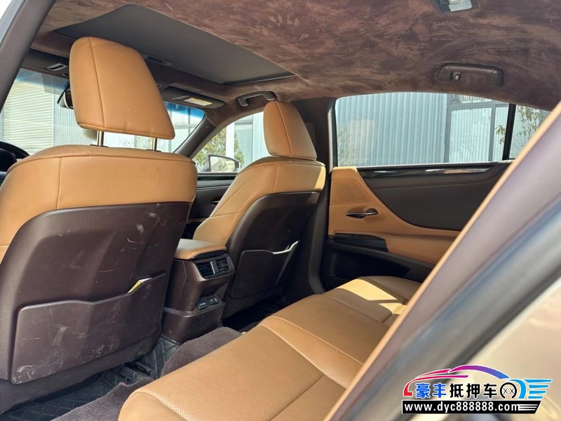 20年雷克萨斯ES轿车抵押车出售