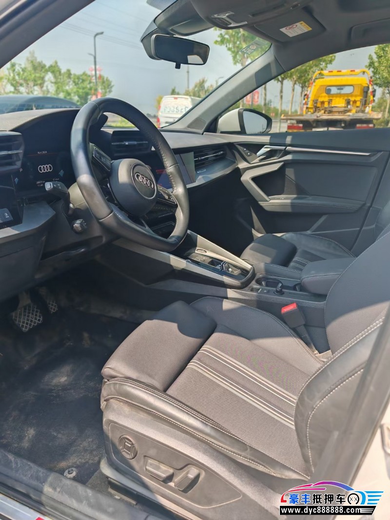 22年奥迪A3轿车抵押车出售