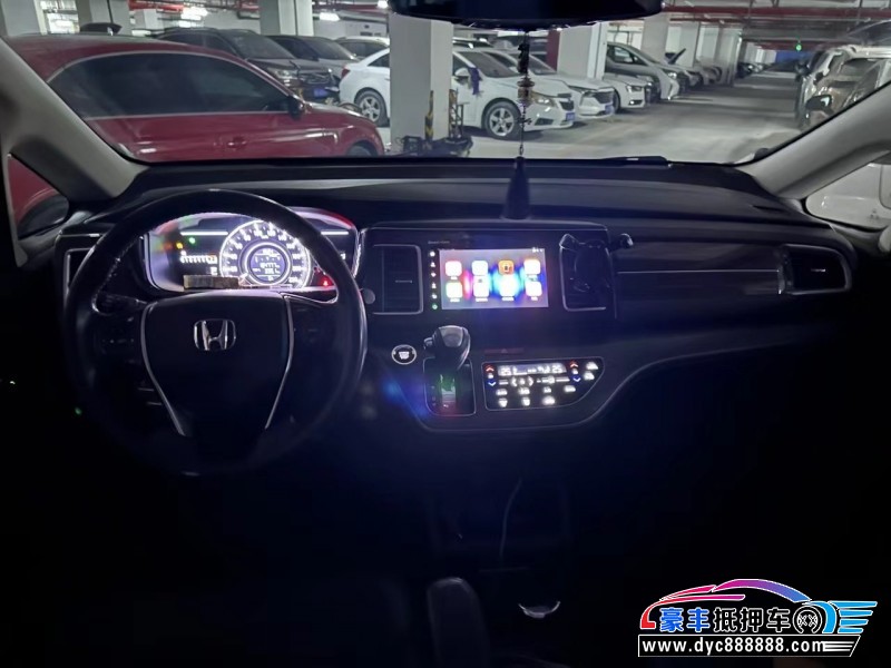 17年本田艾力绅轿车抵押车出售