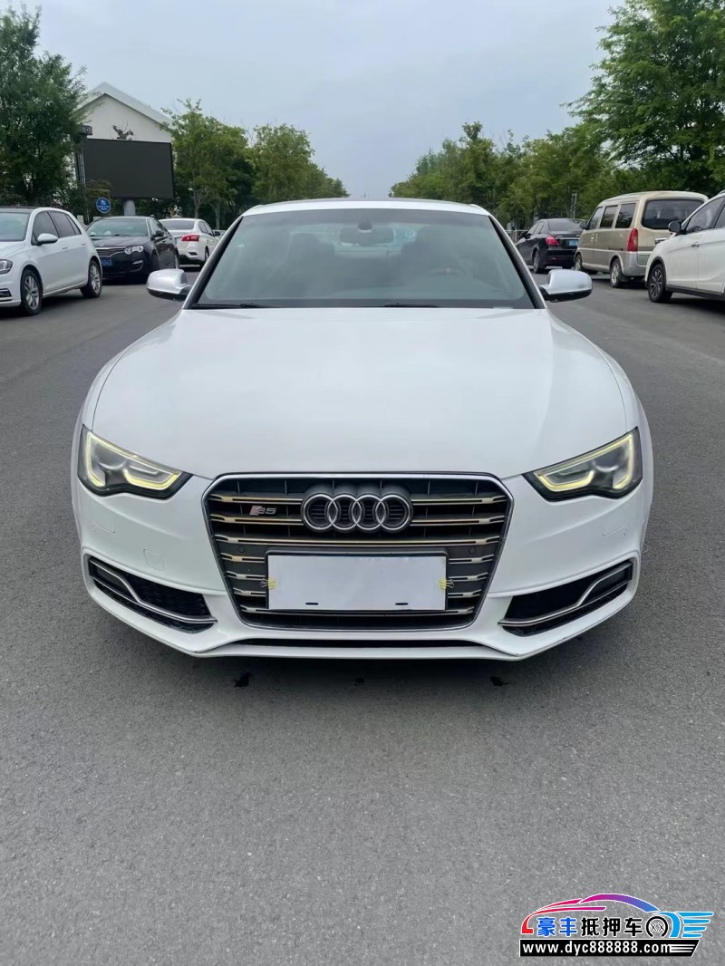 12年奥迪S5轿车抵押车出售