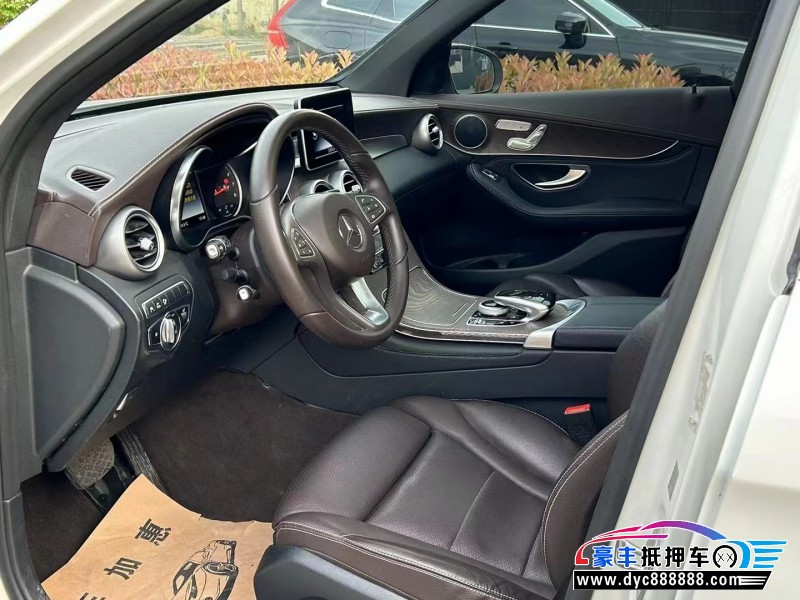 18年奔驰GLC轿车抵押车出售