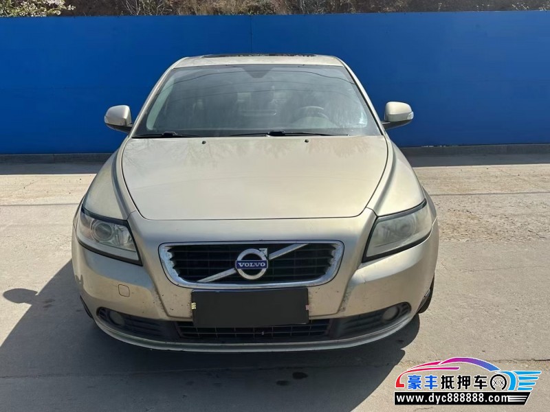 11年沃尔沃S40轿车抵押车出售