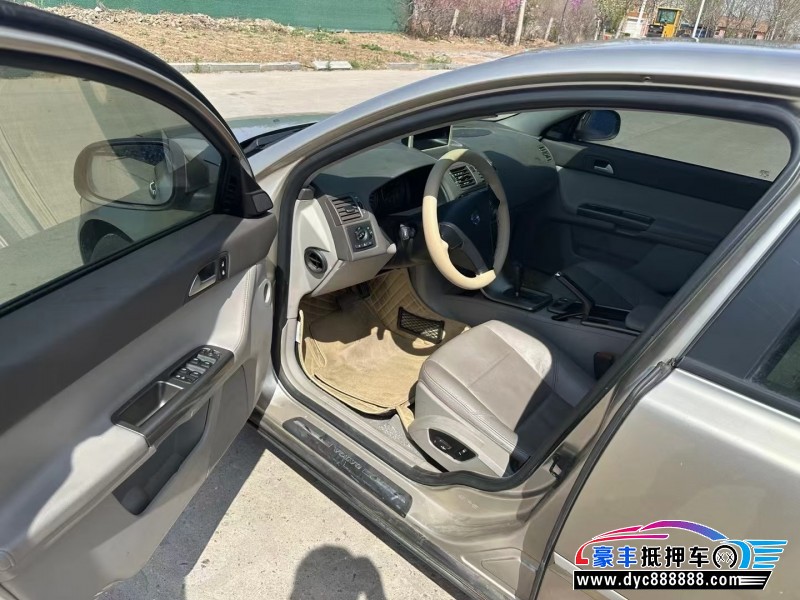11年沃尔沃S40轿车抵押车出售