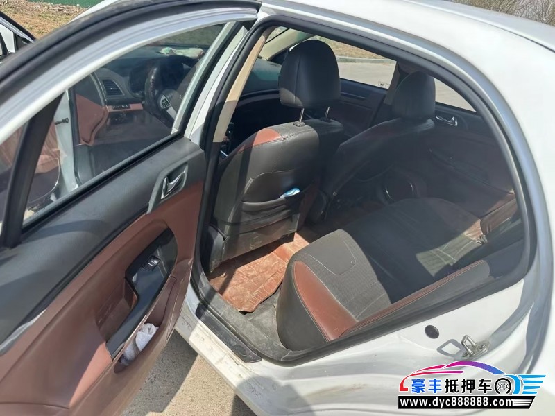 15年比亚迪速锐轿车抵押车出售