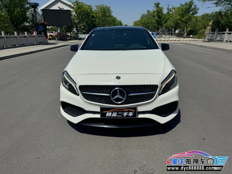 17年奔驰A轿车抵押车出售