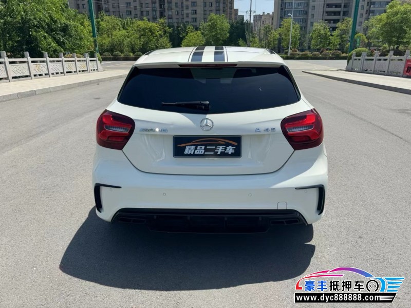 17年奔驰A轿车抵押车出售