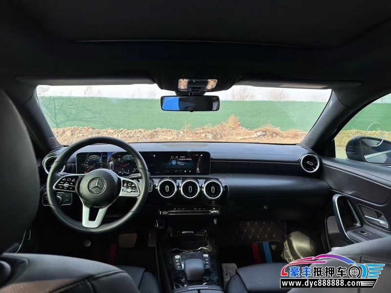 20年奔驰A轿车抵押车出售