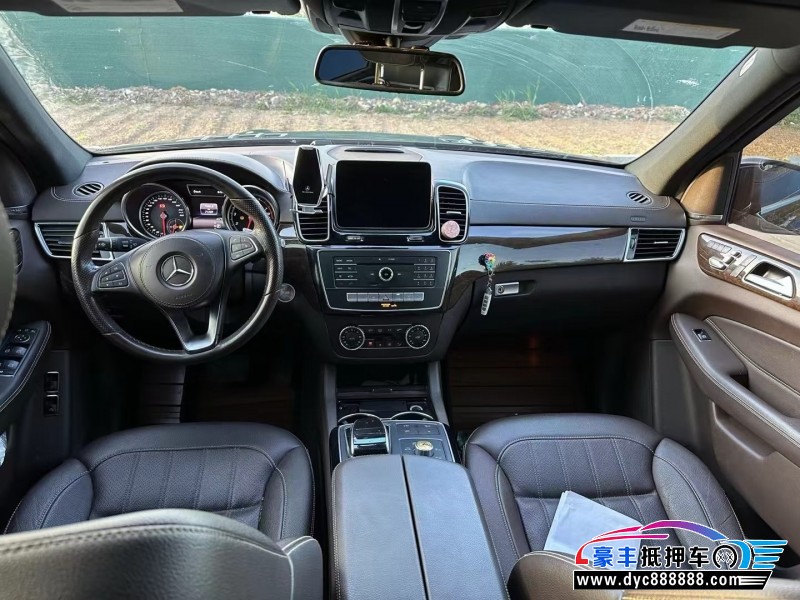 18年奔驰GLS轿车抵押车出售