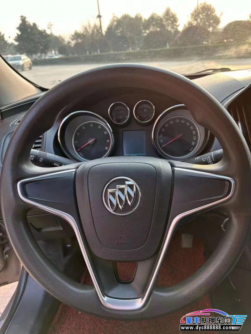 17年别克君威轿车抵押车出售