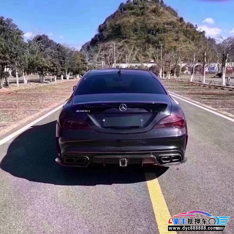 18年奔驰GLA轿车抵押车出售