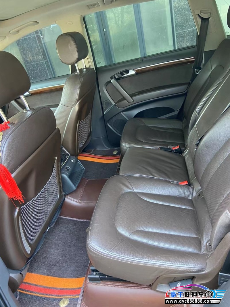 13年奥迪Q7轿车抵押车出售