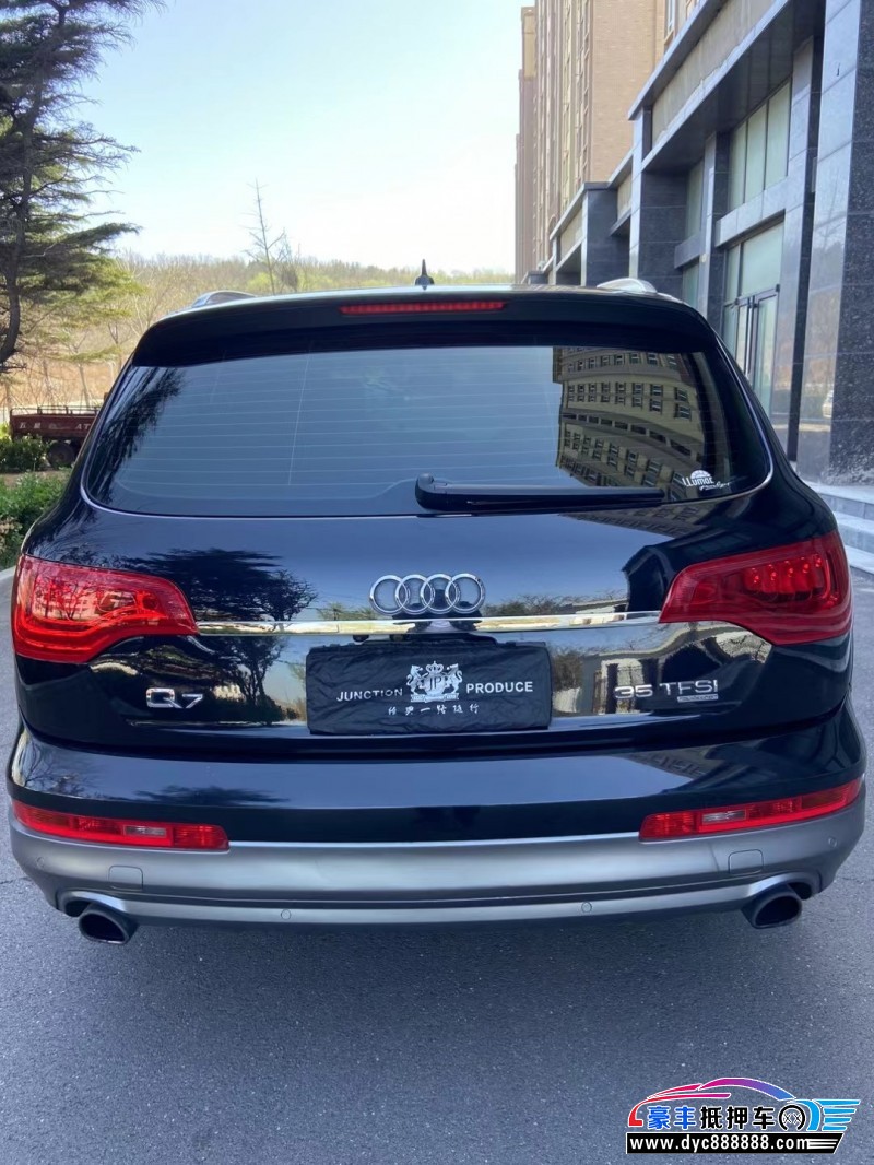 13年奥迪Q7轿车抵押车出售
