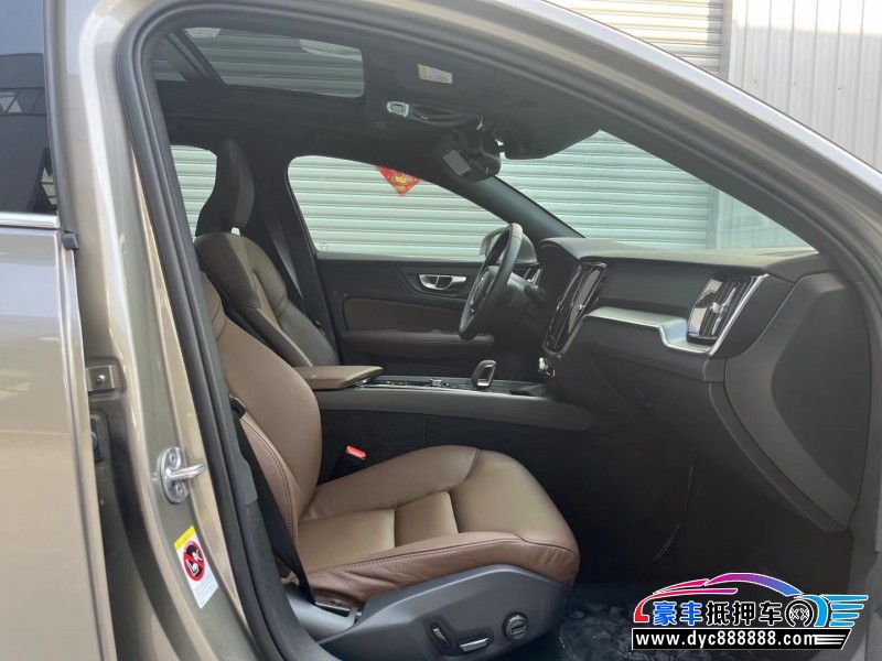 22年沃尔沃S60轿车抵押车出售