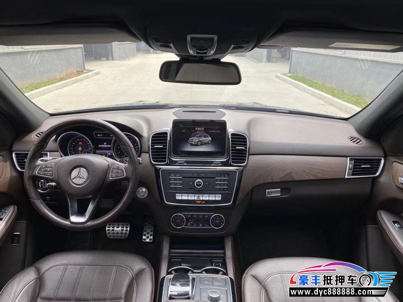 16年奔驰GLE轿车抵押车出售