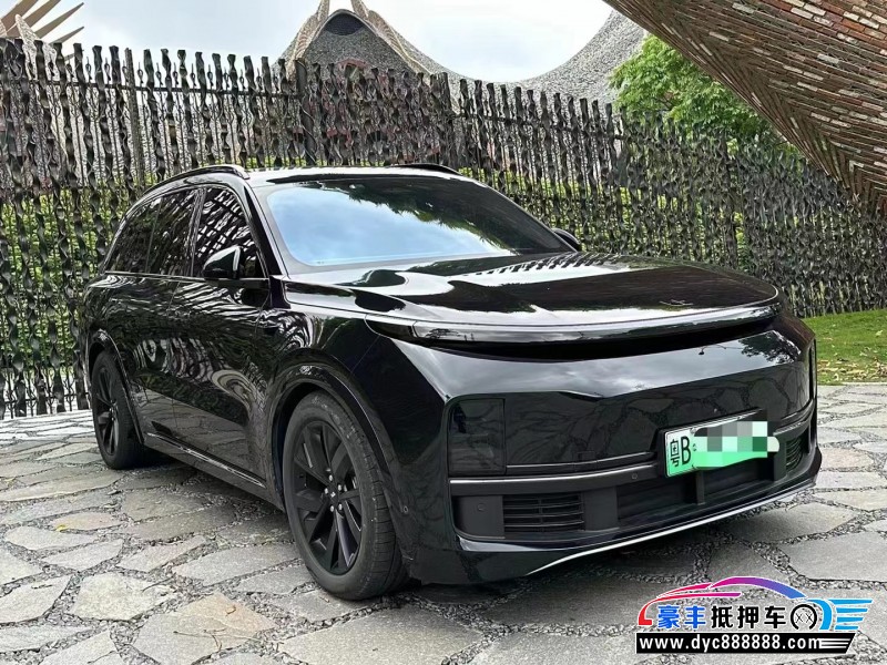 23年理想L8轿车抵押车出售