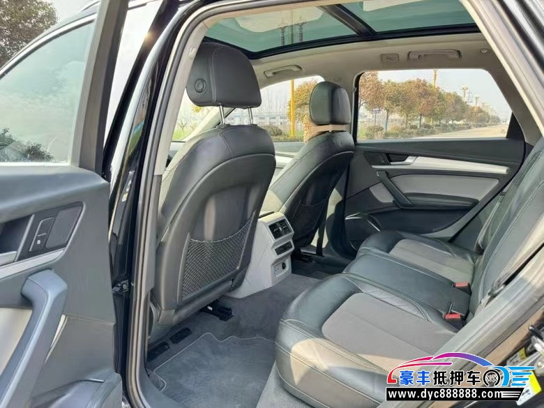 19年奥迪Q5SUV抵押车出售