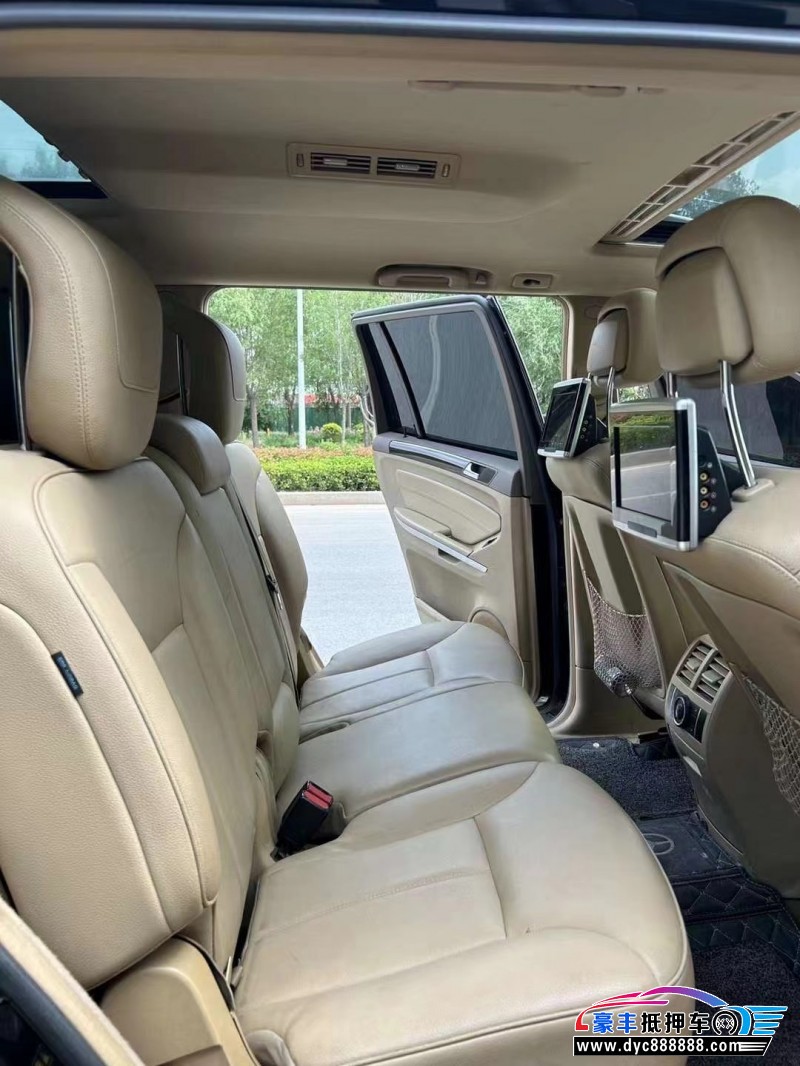 13年奔驰GL轿车抵押车出售