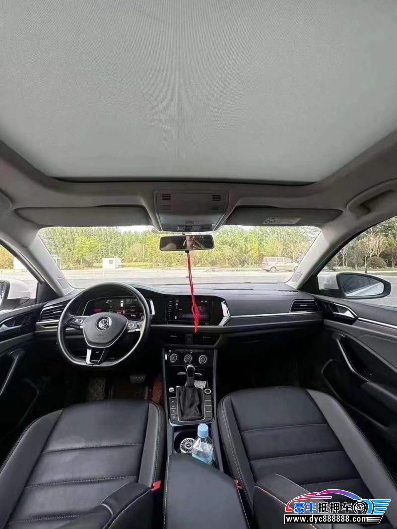 21年大众速腾轿车抵押车出售