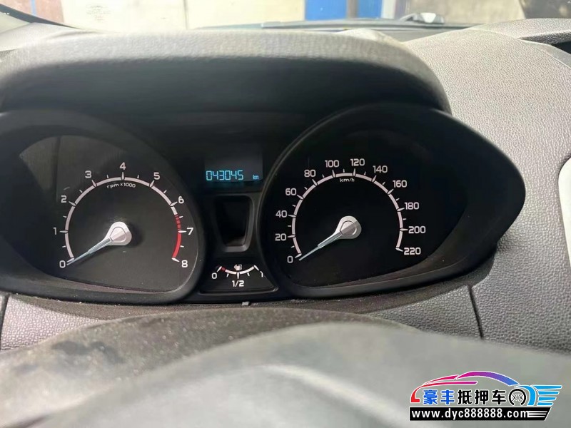 16年福特翼搏轿车抵押车出售