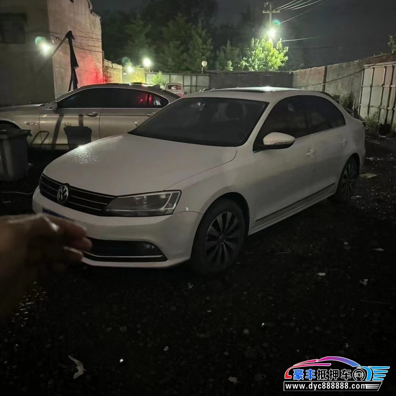 17年大众速腾轿车抵押车出售